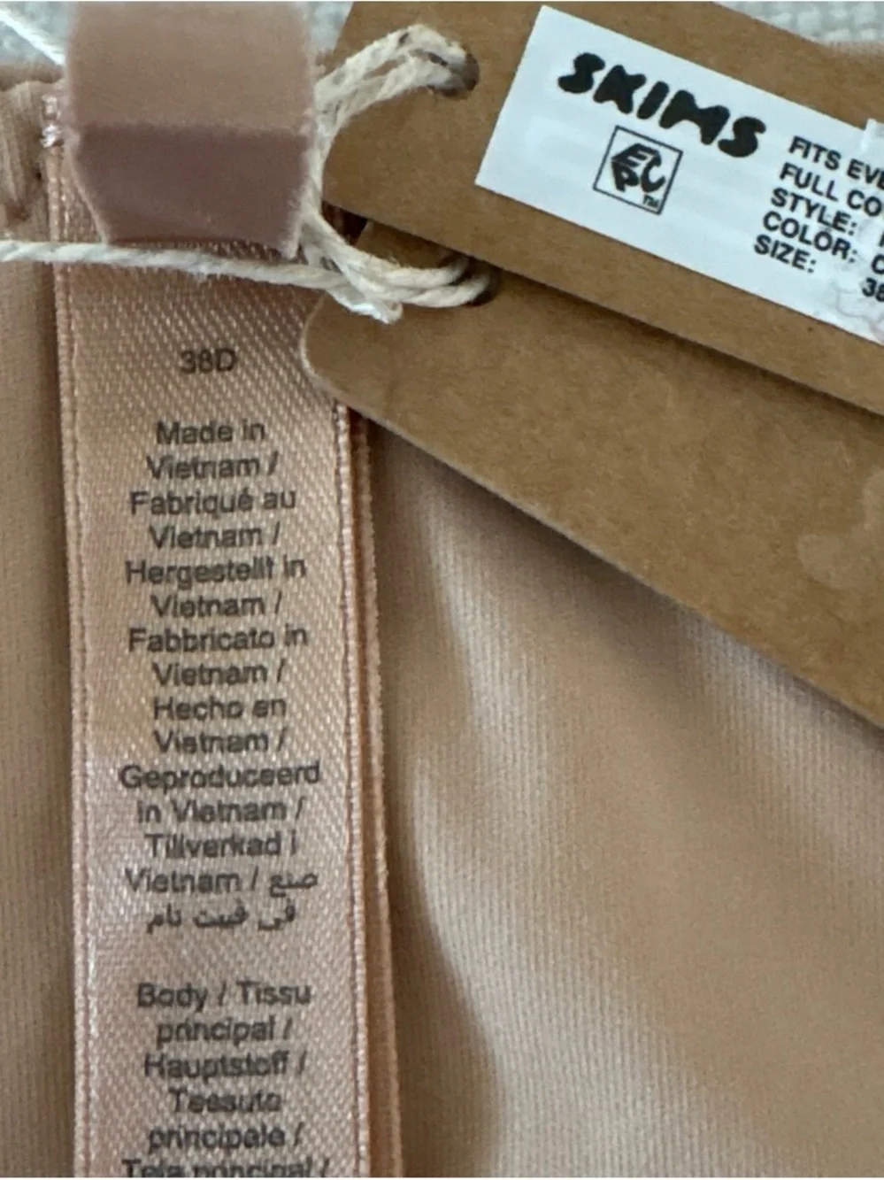 NWT SKIMS Fits Everybody Back Smoothing Full Coverage Bra Clay Size 38D - Picture 3 of 3